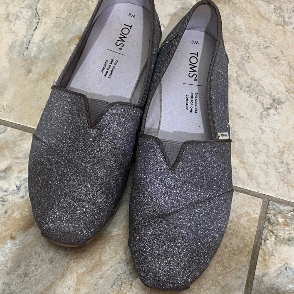 TOMS Women's Glitter Slip-On Shoes - Gray brand new